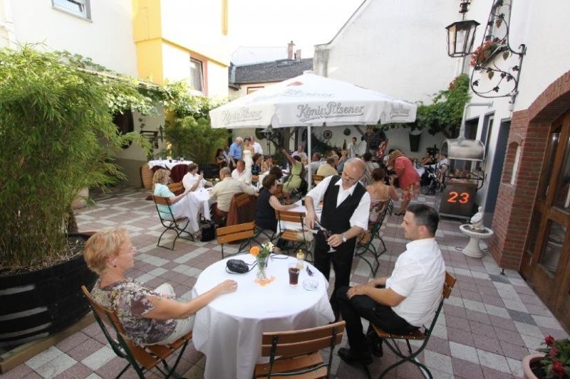 Wein & Biergarten