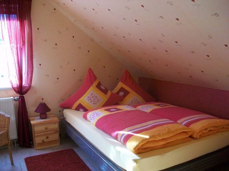 Schlafzimmer mit Futonbett FW 1