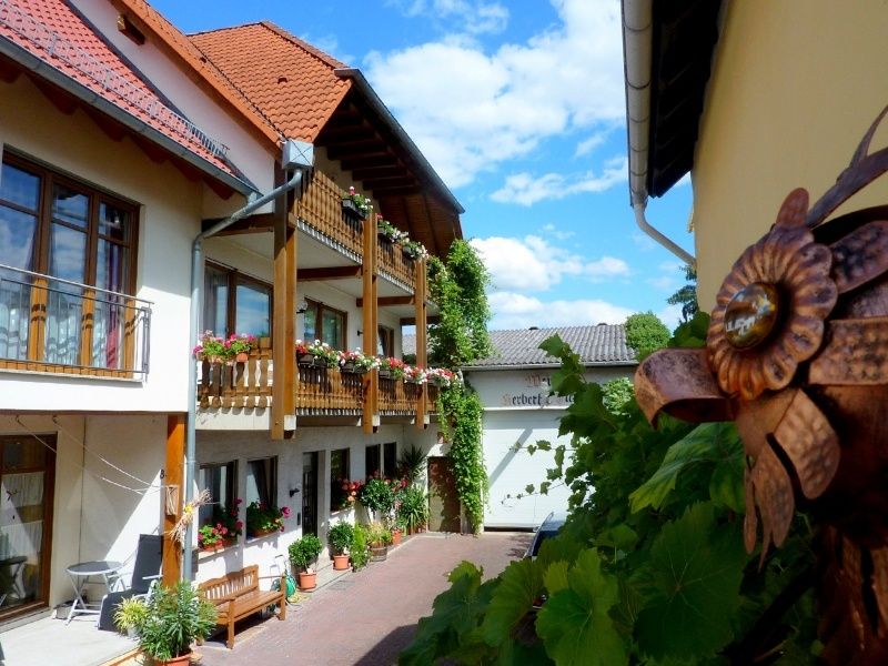 Weingut & Gästehaus Eulbusch Maikammer Fam. Ziegler