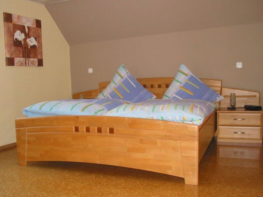 Schlafzimmer 1: Doppelbett 2 m x 2 m.