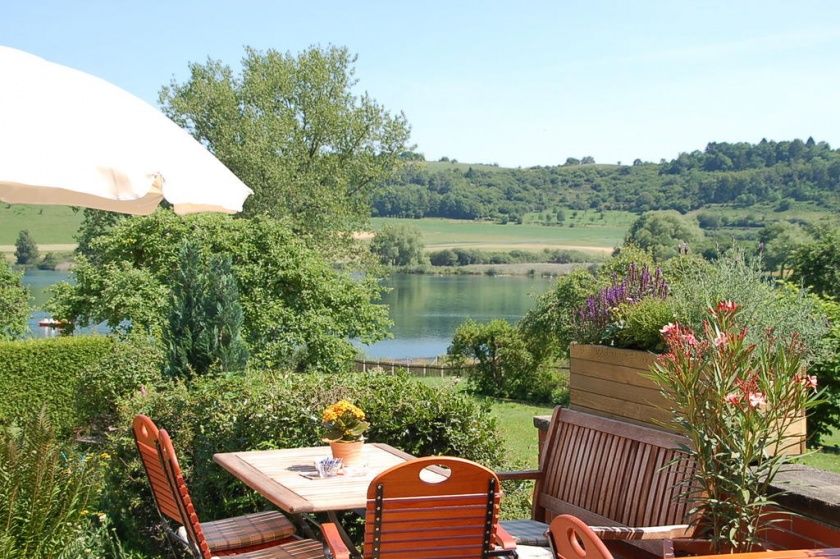 Hotel - Cafe Maarblick in der Vulkaneifel - UFERZONE14