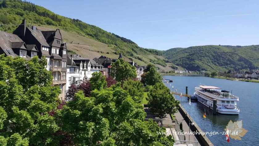 Moselpromenade von Zell