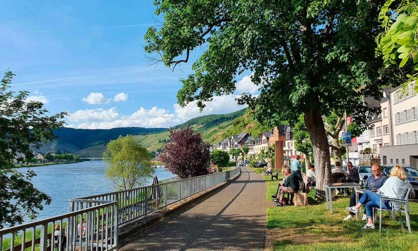 Weinlounge an der Promenade