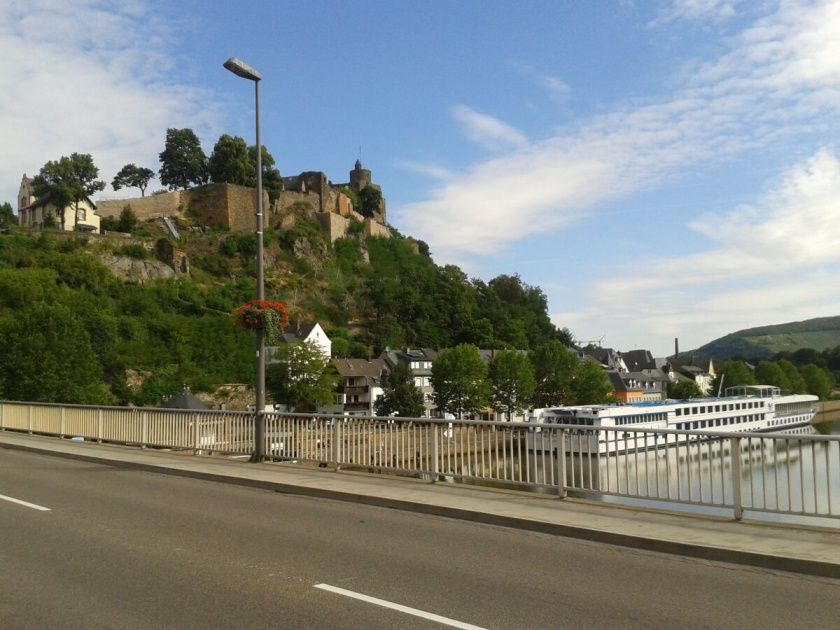 Ferienwohnung Zur Burg