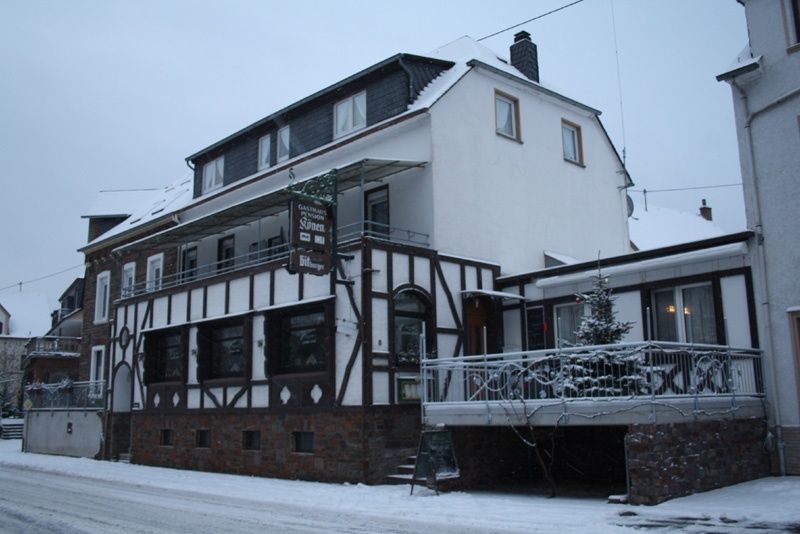 Gasthaus-Pension Könen direkt am Moselufer