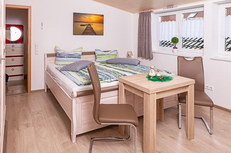 Schlafzimmer 1 mit Doppelbett