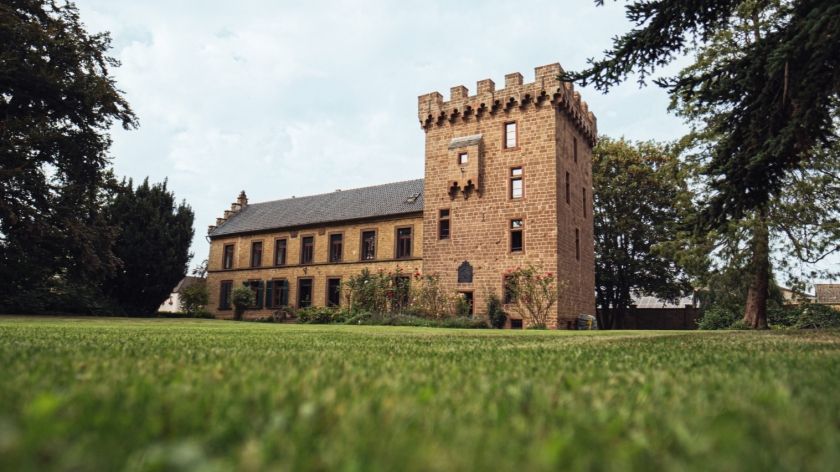 Ferienwohnung Zum Hof im Herrenhaus Burg Vlatten