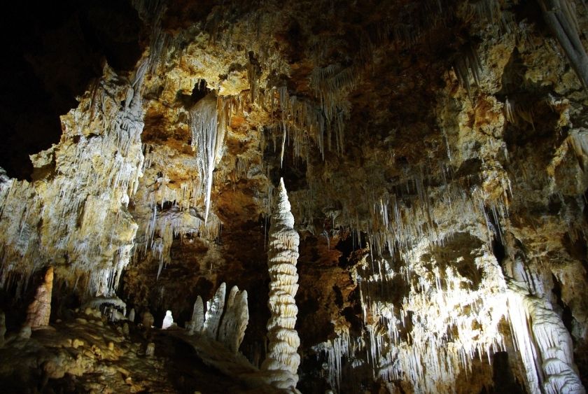 Eine Höhle